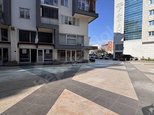 ASSOSTAN KAÇMAZ FIRSAT ÇARŞI MERKEZ DE GENİŞ İŞ YERİ