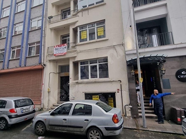 ŞİŞLİ HANIMEFENDİ SOKAK BAŞINDA SATILIK 5 KATLI BİNA - Görsel 2