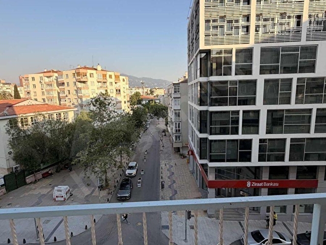BORNOVA ERGENE MAHALLESİNDE 150 M2 KİRALIK 3+1 DAİRE - Görsel 2