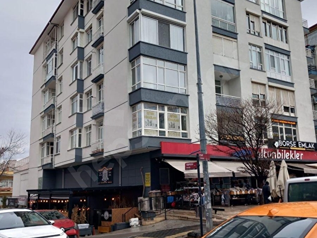 ESAT CADDESİNDE. SEMTİN KALBİNDE,  ASANSÖRLÜ, KOMBİLİ, ÖN CEPHE, BAKIMLI BİNADA, 3+1...