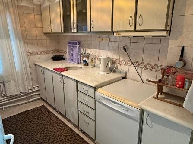 SAHİBİNDEN SATILIK MALTEPEDE MERKEZİ YERDE YATIRIMLIK VE UYGUN FİYATLI