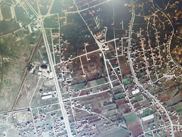 AKSARAY MERKEZDE LALELİ MAH. ESKİ LALELİ CAMİ ÜZERİNDE ÜÇ TARAFI YOL VİLLA ARSASI SATILIK - Görsel 2