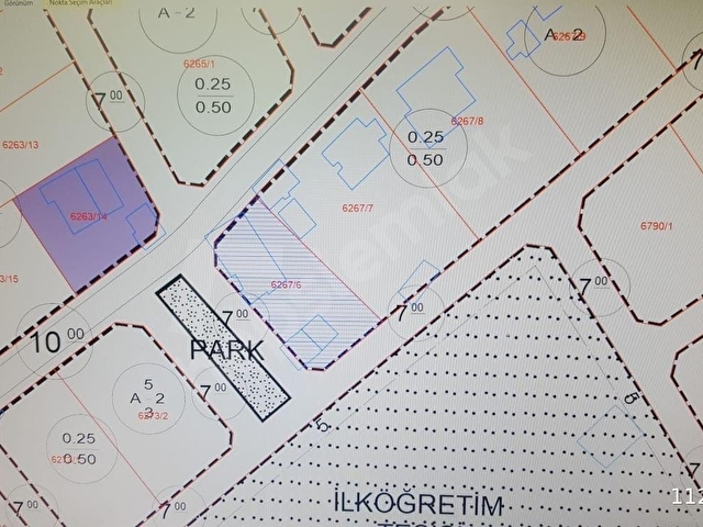 AKSARAY MERKEZDE LALELİ MAH. ESKİ LALELİ CAMİ ÜZERİNDE ÜÇ TARAFI YOL VİLLA ARSASI SATILIK