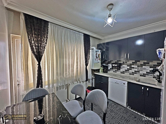EGEMEN | MÜKKEMMEL LOKASYONDA 3+1 FULL YAPILI UYGUN FİYATA DAİRE - Görsel 5