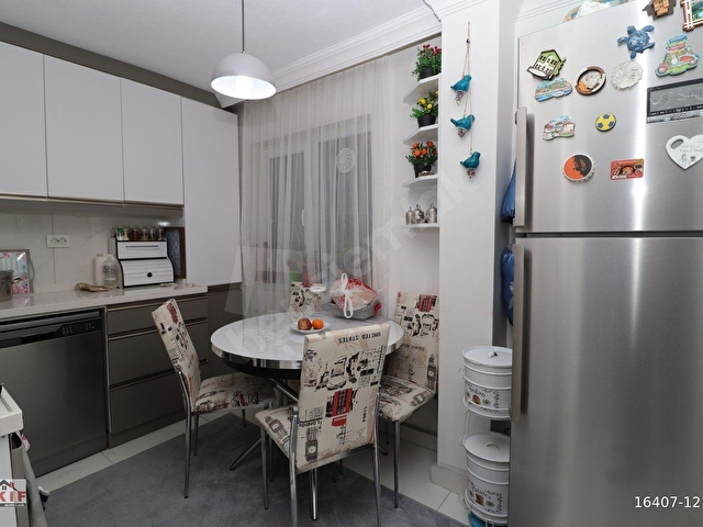 ATAKENTte CADDE ÜZERİ ÖN CEPHE FULL YAPILI 2+1 SATILIK DAİRE - Görsel 3