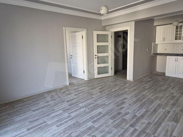 TUĞRA EMLAKTAN ÇARŞI MERKEZDE SATILIK FIRSAT DAİRE - Görsel 4