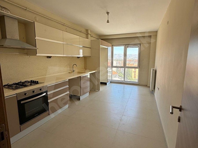İPEK EMLAKTAN KİRALIK ALANÖNÜ MAHALLESİ 3+1 KOMBİLİ BAKIMLI DAİRE - Görsel 9