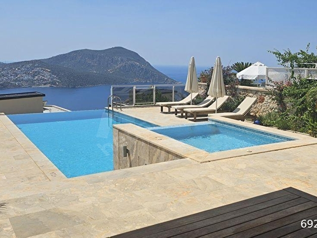 Muhteşem Deniz Manzaralı Modern Lüks Tripleks Villa - Görsel 4