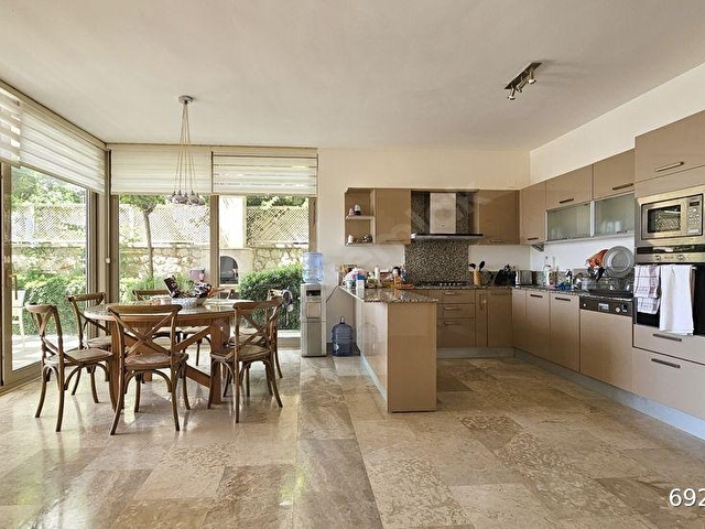 Muhteşem Deniz Manzaralı Modern Lüks Tripleks Villa - Görsel 15