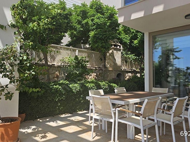 Muhteşem Deniz Manzaralı Modern Lüks Tripleks Villa - Görsel 8