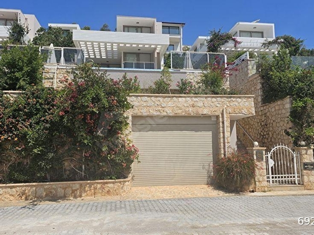 Muhteşem Deniz Manzaralı Modern Lüks Tripleks Villa - Görsel 3
