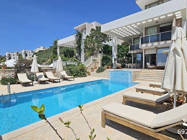 Muhteşem Deniz Manzaralı Modern Lüks Tripleks Villa - Görsel 6