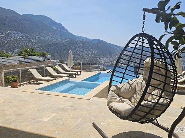 Muhteşem Deniz Manzaralı Modern Lüks Tripleks Villa - Görsel 9