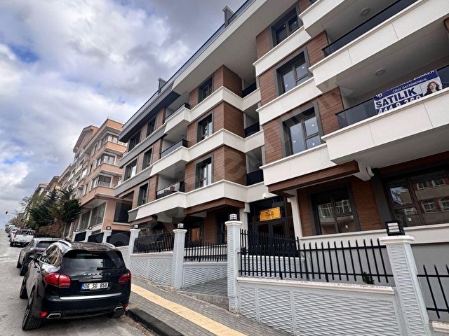 SOKULLU MİMAR CADDESİNDE DIAMOND RESIDANCESTA 1+1 BAHÇE KATI  YENİ BİNADA LÜKS KARAKUŞTAN
