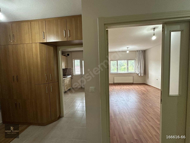 GAZETECİLER SİTESİ NDE KULLANIŞLI 2+1 DAİRE | ARA KAT AVANTAJI - Görsel 2