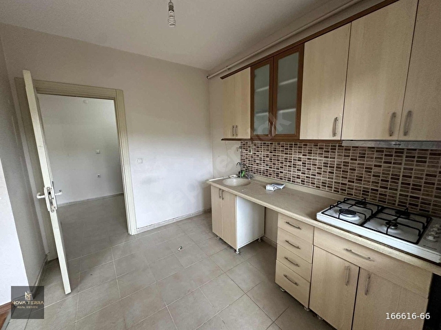 GAZETECİLER SİTESİ NDE KULLANIŞLI 2+1 DAİRE | ARA KAT AVANTAJI - Görsel 5