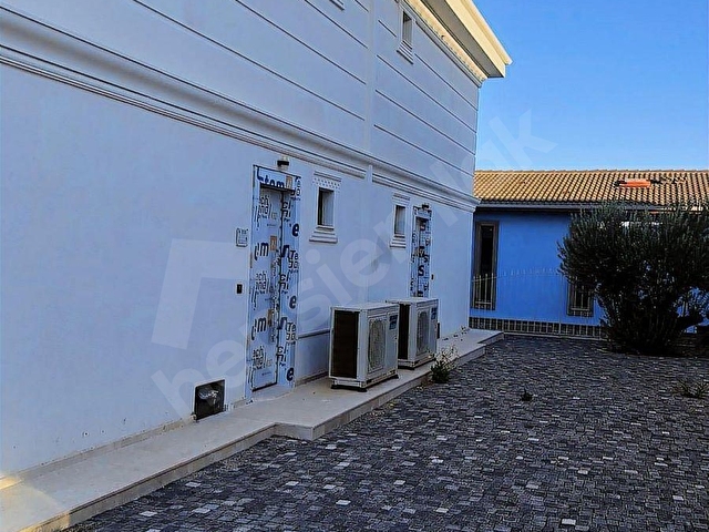 AYVALIK SARIMSAKLIDA MÜKEMMEL KONUMDA SATILIK ÖZEL YAPIM VİLLA - Görsel 8