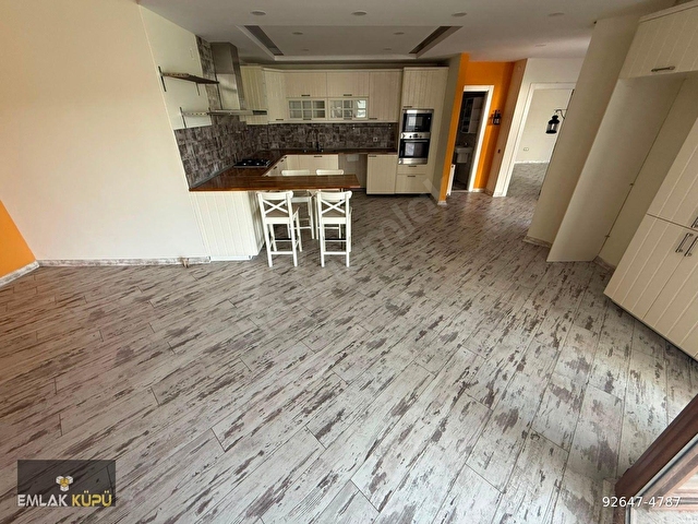 BAĞLICANIN GİRİŞİNDE MÜKEMMEL KONUMU İLE 4+1 SATILIK VİLLA - Görsel 6