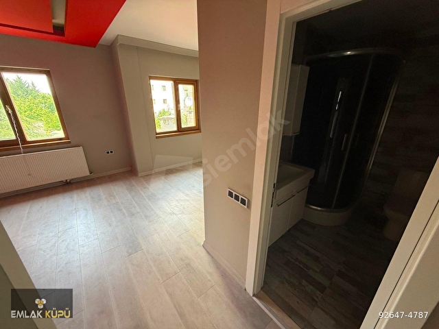 BAĞLICANIN GİRİŞİNDE MÜKEMMEL KONUMU İLE 4+1 SATILIK VİLLA - Görsel 25