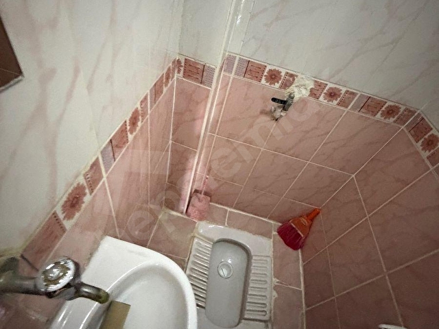 PİYADE MAH CADDE YAKINI ARA KATTA KÖŞE BAŞI ÜÇ CEPHELİ YAPILI 3+1 DAİRE! - Görsel 21