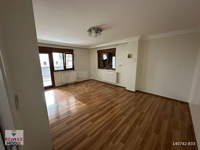 REMAX MODEL DEN ÇAMLIK CADDESİNDE HOME OFİS KULLANIMINA UYGUN 2+1 DAİRE - Görsel 2