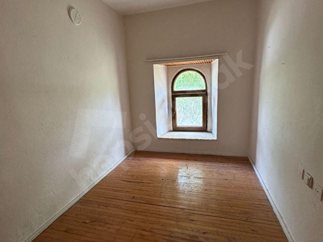 Finalim emlaktanYeni Foçada sahile çok yakın triplex Taş ev - Görsel 21
