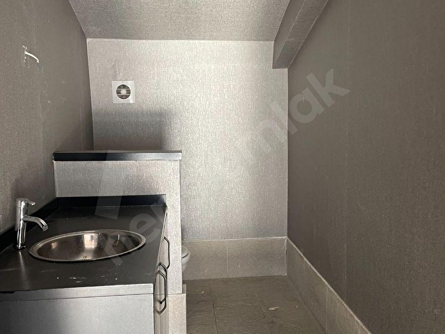 Şişli Esentepe Otoparklı 200 M2 Teraslı Kiralık Ofis 250.000 TL - Görsel 8