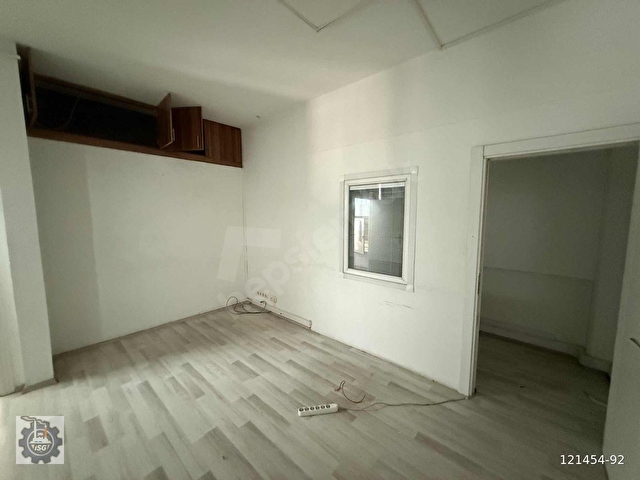 İKİTELLİ OSB ESKOOP SANAYİ SİTESİNDE 260m2 KİRALIK İMALATHANE - Görsel 12