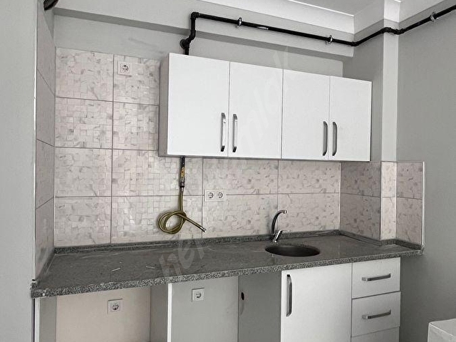 TIP FAKÜLTESİNE YÜRÜME MESAFESİNDE YENİ 1+1 BAKKONLU KİRALIK DAİRE - Görsel 3