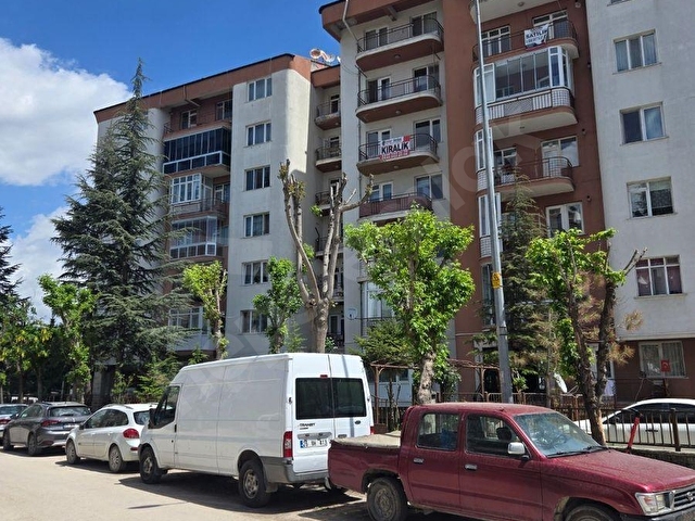 ESKİŞEHİR VİŞNELİK MAHALLESİNDE KİRALIK 3+1 DAİRE