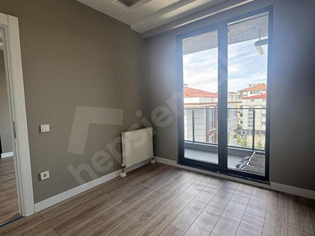 KERVANCI CADDEDE de ŞEHRİN KALBİNDE KİRALIK DAİRE - Görsel 10