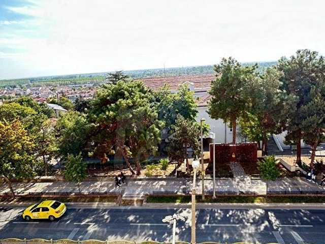 KELEBEK MOBİLYA ÜZERİNDE K.GARAJLI GENİŞ 3+1 KİRALIK LÜKS DAİRE - Görsel 10