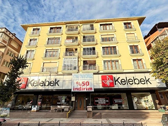 KELEBEK MOBİLYA ÜZERİNDE K.GARAJLI GENİŞ 3+1 KİRALIK LÜKS DAİRE - Görsel 3