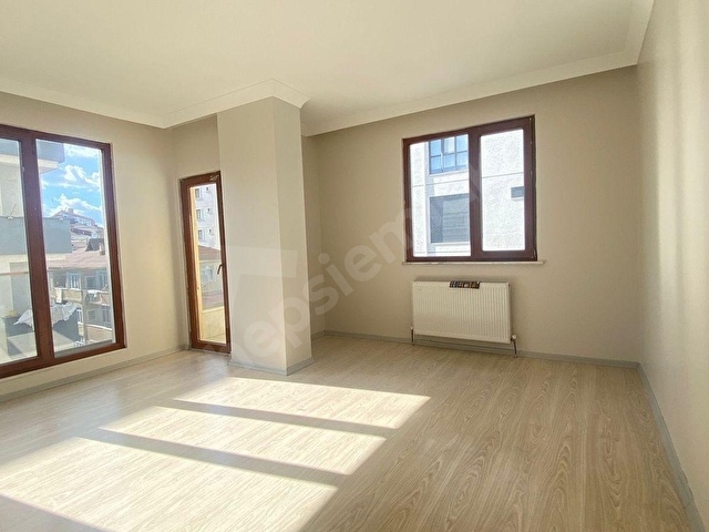 ÇEKMEKÖY GÜNGÖREN MAH DE KİRALIK ARAKAT DAİRE, 2 +1 ÇİFT BALKON - Görsel 3