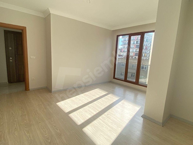 ÇEKMEKÖY GÜNGÖREN MAH DE KİRALIK ARAKAT DAİRE, 2 +1 ÇİFT BALKON - Görsel 5