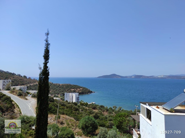 Gulluk Oba Sitesi Nde 4 1 Bakimli Yapili Bahceli Tripleks Yazlik 15927 709 Hurriyet Emlak