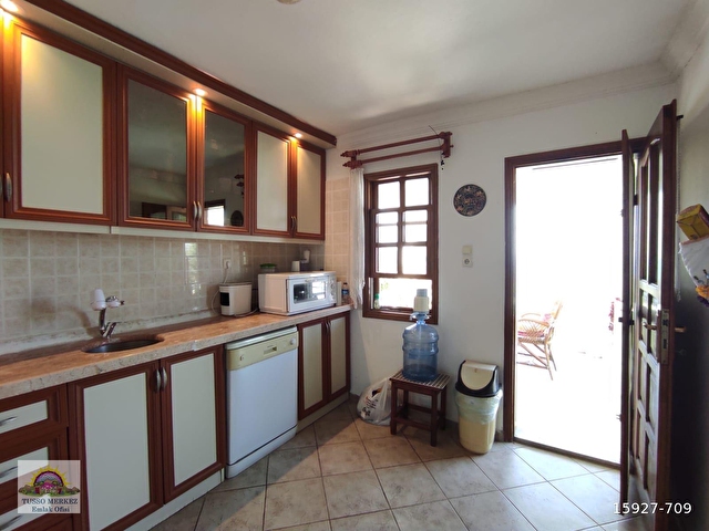 Gulluk Oba Sitesi Nde 4 1 Bakimli Yapili Bahceli Tripleks Yazlik 15927 709 Hurriyet Emlak