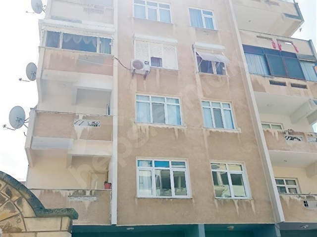 Kartal Petrolis Mahallesinde Deniz Gören 3+1 Daire