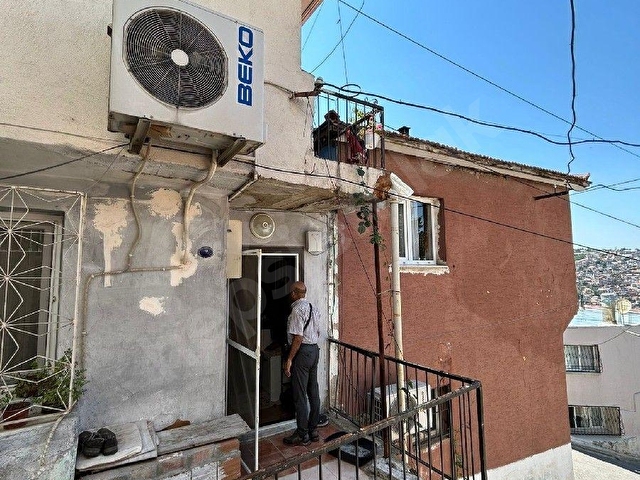 📍 İzmir / Gürçeşme Semtinde  – Rıdvan Nafiz Okulu Yakınında   🏠 Satılık 2 Katlı  Müstakil Ev - Görsel 14