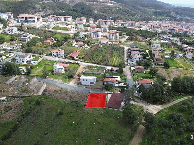 GÜLDEREN TOKİ YAKINI | ORMAN CEPHELİ | TAŞ DUVARLI | 435 m² ARSA