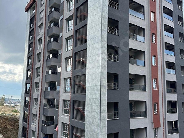 CHN DEN DENİZ MANZARALI BILDIRCIN SİTESİN DE SATILIK 2+1 DAİRE - Görsel 3