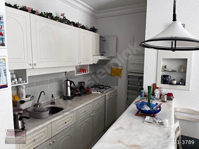 ÖZÜNAL DAN cazip MERSİN SOLİ SİTESİNDE 2 ODA 1 SALON TEMİZ DENİZE SIFIR EŞYALI 3 ODADA KLİMALI KONUT - Görsel 2
