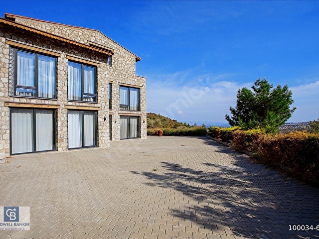Karaburun Mordoğanda Panaromik Deniz Manzaralı Taş Villa - Görsel 14