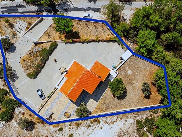 Karaburun Mordoğanda Panaromik Deniz Manzaralı Taş Villa - Görsel 5