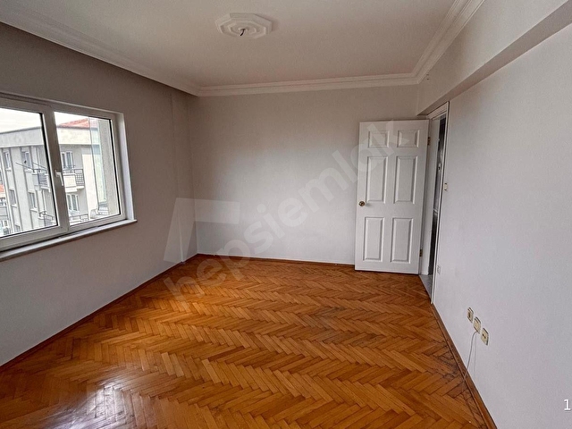 Barış Mahallesinde Metroya Yakın 3+1 Kiralık Daire - Görsel 11