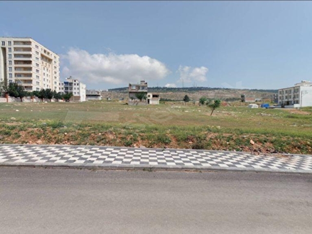 UYARAN 79 GAYRİMENKULDEN EMEK SİTESİ YANI 5 PARÇA 848.37 M2 - Görsel 3