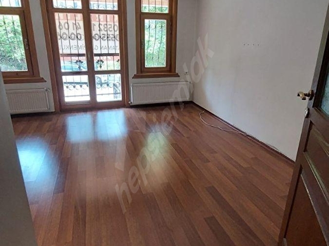 ATAMANDAN TANER SK. AİLE APARTMANINDA 3+1 BOYALI BAKIMLI KİRALIK DAİRE - Görsel 25