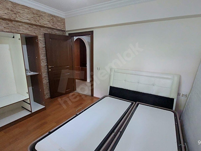 ATAMANDAN TANER SK. AİLE APARTMANINDA 3+1 BOYALI BAKIMLI KİRALIK DAİRE - Görsel 7
