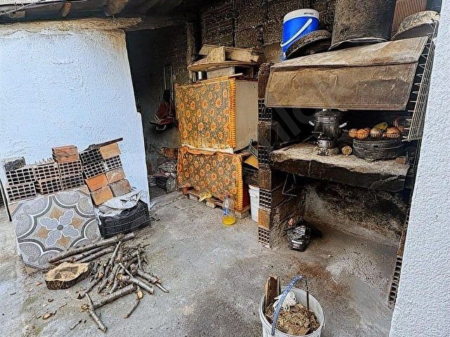 Yukarı Kızılcada Avlulu 4 Odalı Avlulu Kargir Ev! - Görsel 18