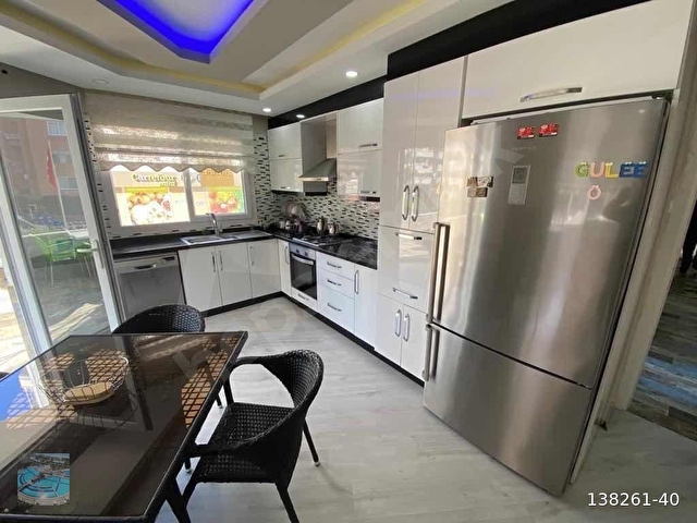 TÖMÜKTE GÜLLÜK SİTESİNDE FULL YAPILI EŞYALI DAİRE SATILIKTIR - Görsel 22